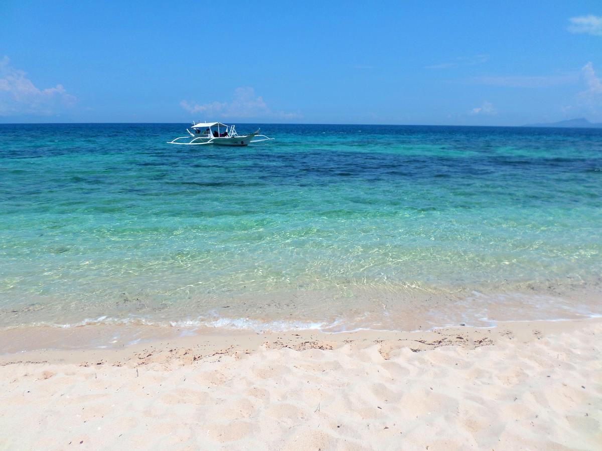 Deluna Diving Resort Puerto Galera Bagian luar foto