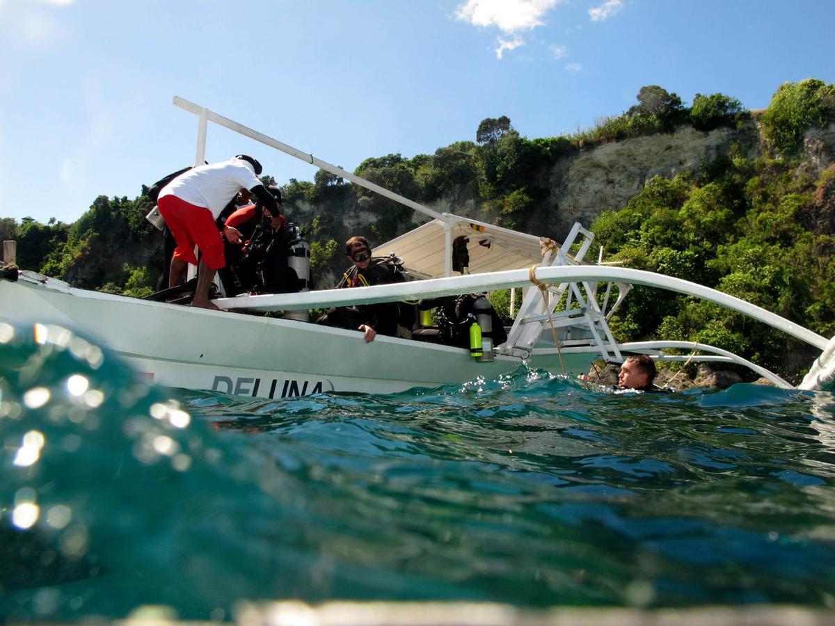 Deluna Diving Resort Puerto Galera Bagian luar foto